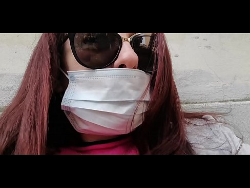 ❤️ Nicoletta analipiza kisasi kwa jirani yake na kukojoa kwenye karakana yake (Karantini Maalum ya Covid19 ya Italia) Video ya mkundu